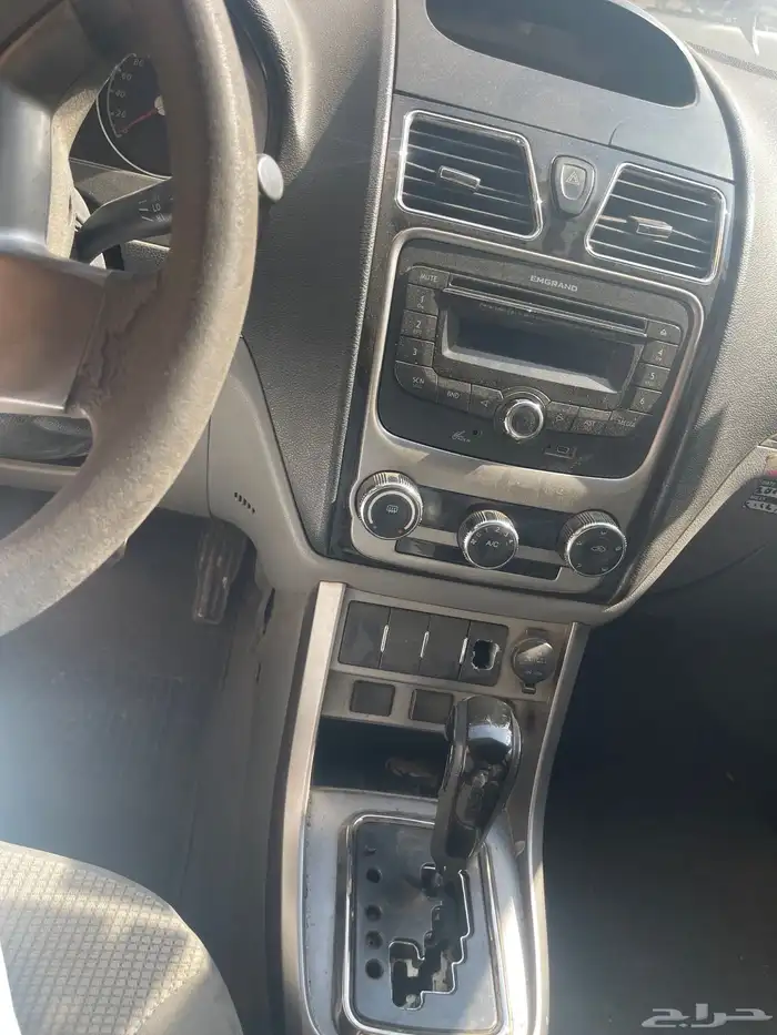 سيارة جيلي 2014 من نوع E7 قيرها تماتيك وفيه هزة تبي اصلاح 7