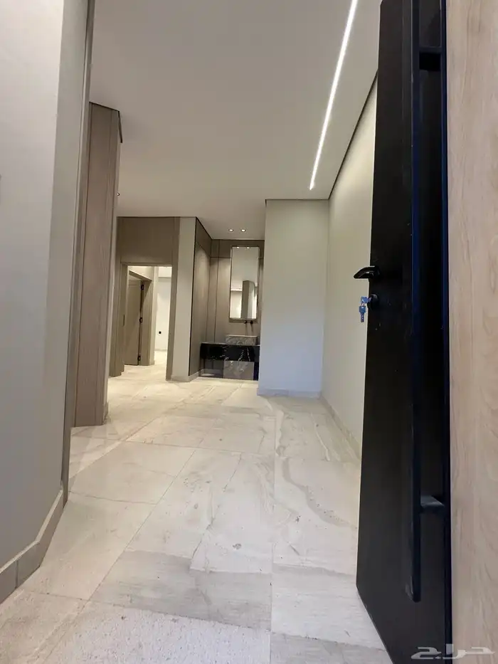 للبيع شقه ارضي مدخلي سياره 6غرف وصاله 2