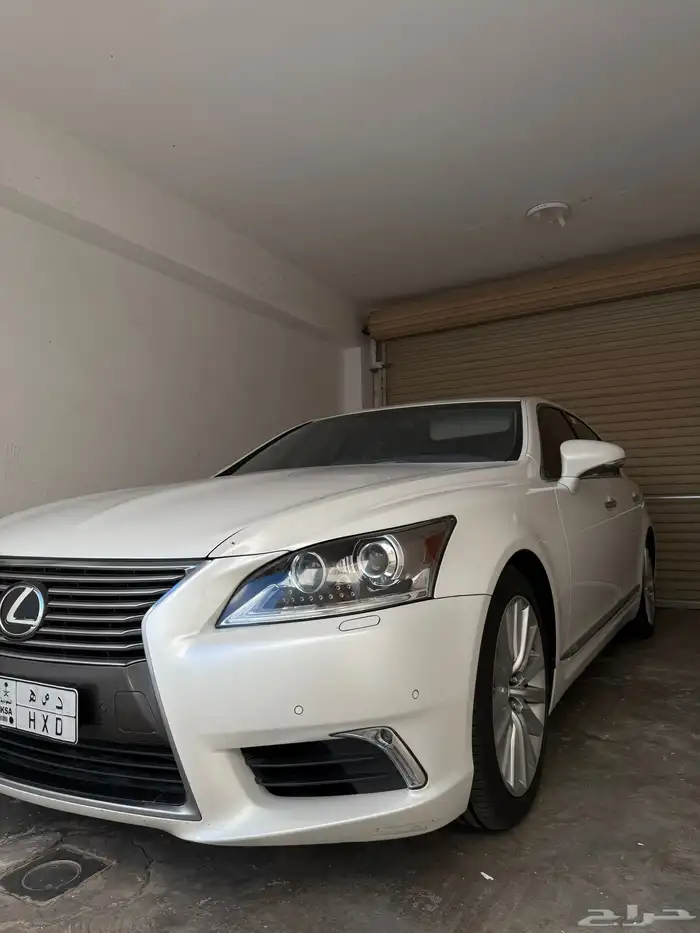 لكزس LS 460 ( مخزن ) 43