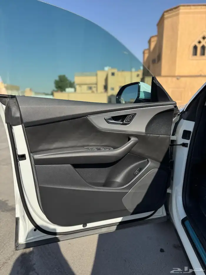 اودي كيو 8 2020 19