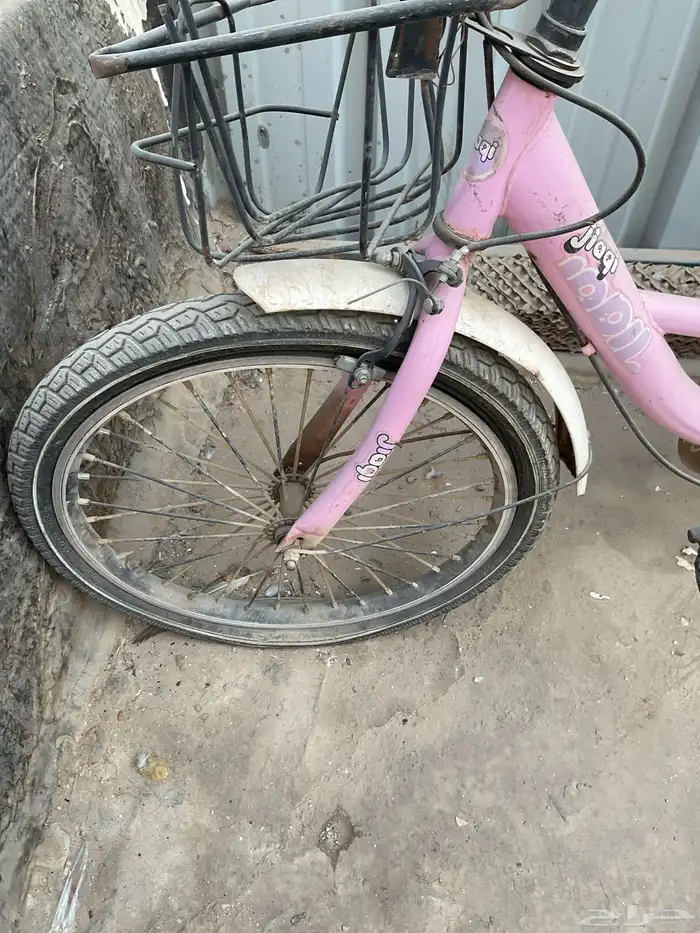 السلام عليكم عندي سيلكا للبيع 3