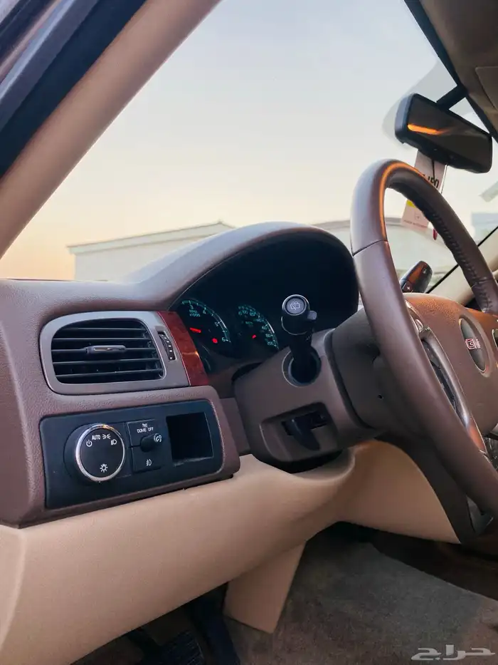 جمس يوكن 2014 مالك واحد بحاله المصنع 24