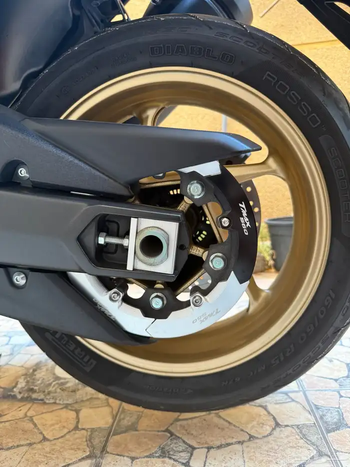 دراجه ياماها تي ماكس 560 TMAX 9