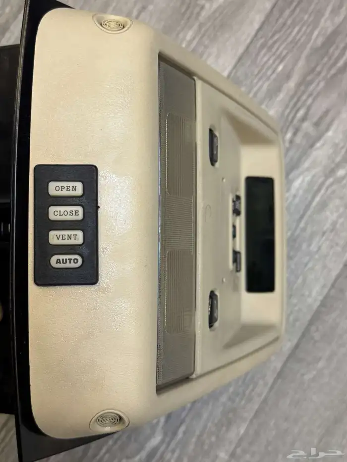 كانسول لنكون تاون كار من موديل 2003الى 2011 4