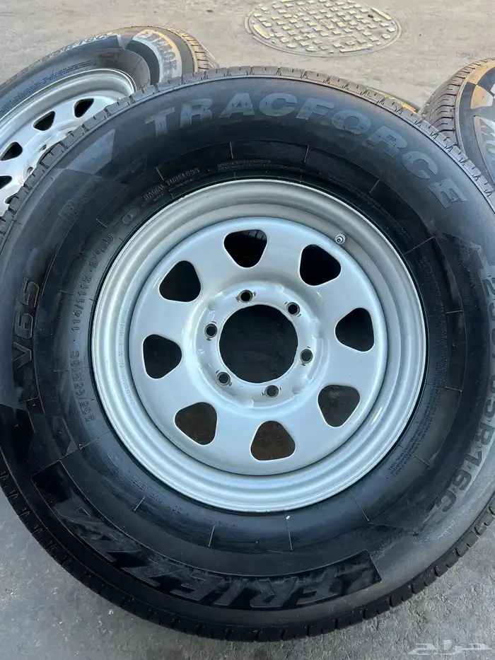 جنوط اصلي وكالة نيسان فتك مقاس 16 مع كفرات صيني تاريخ 25 7