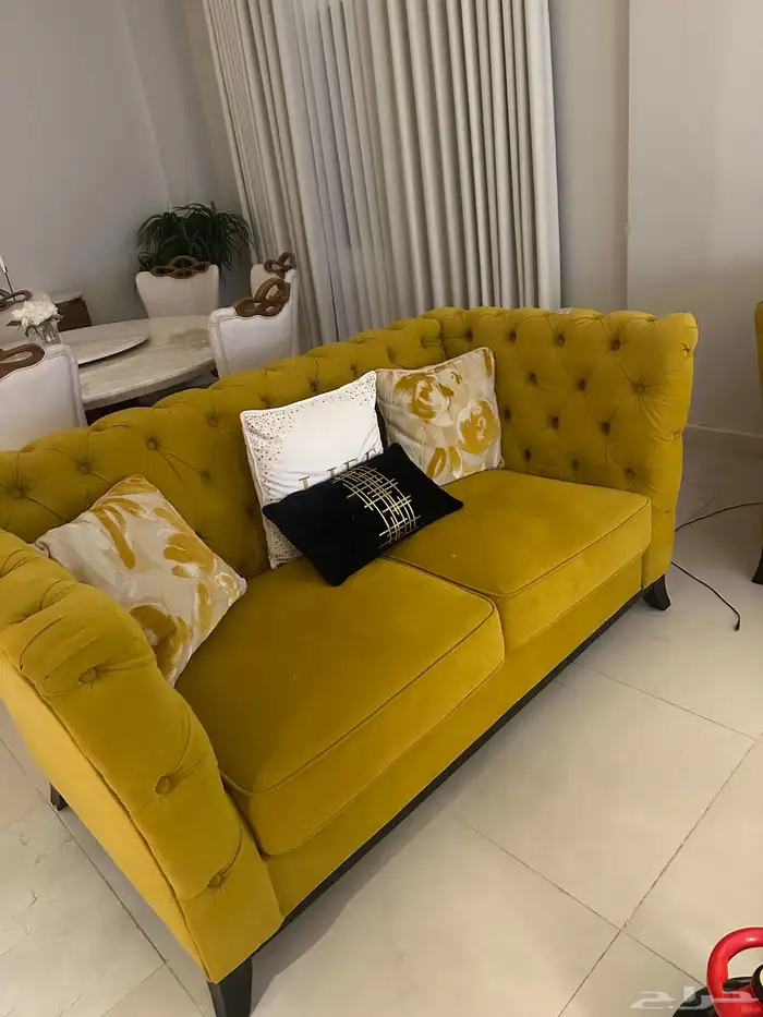 كنب من ميداس جديد استخدام سنتين ومحافظ عليه 4 قطع 1