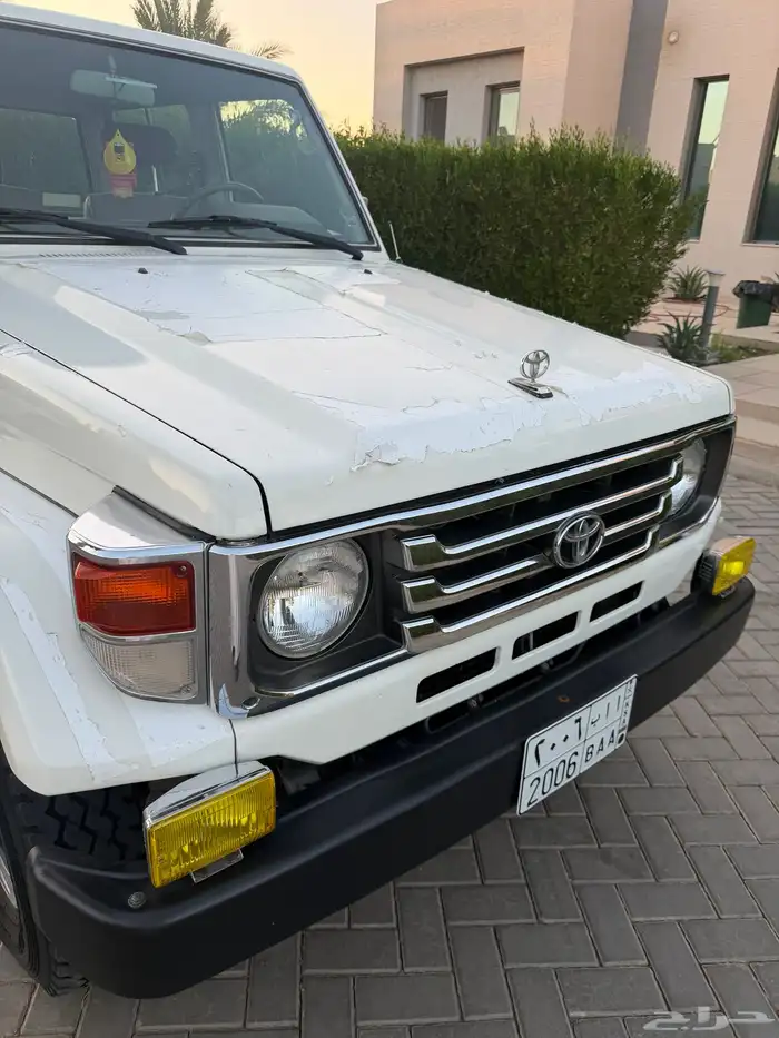 ربع تويوتا 2006 ابيض (مخزن) 17
