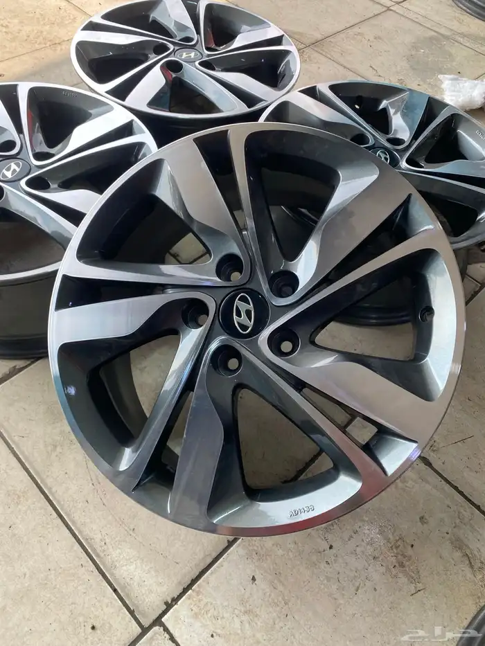 طقم جنوط النترا مكحل مقاس 17 اصليه وكاله 3