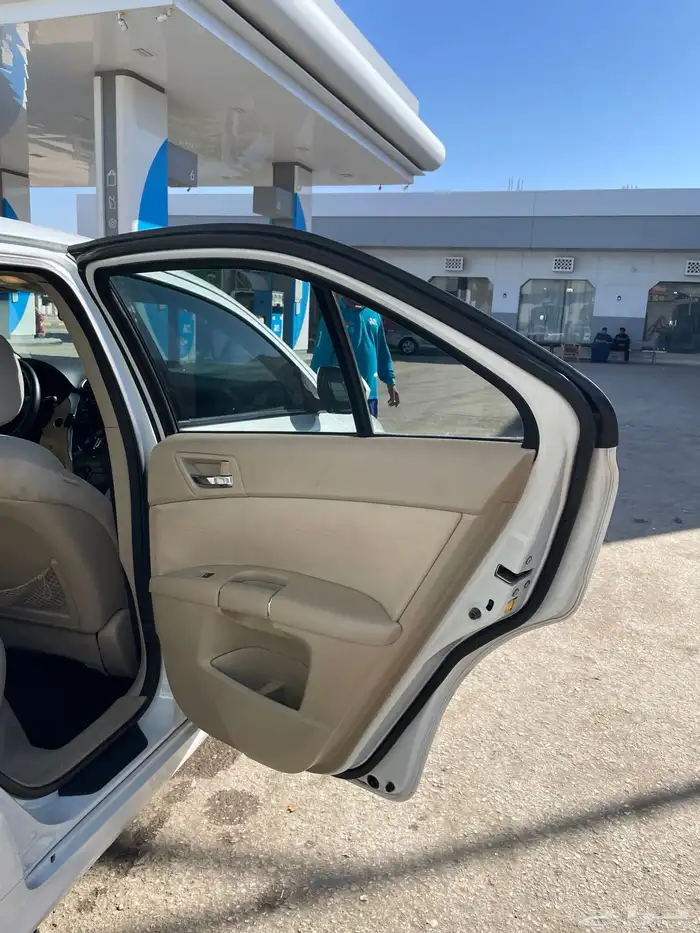 للبيع سوزوكي كيزاشي 2011 10