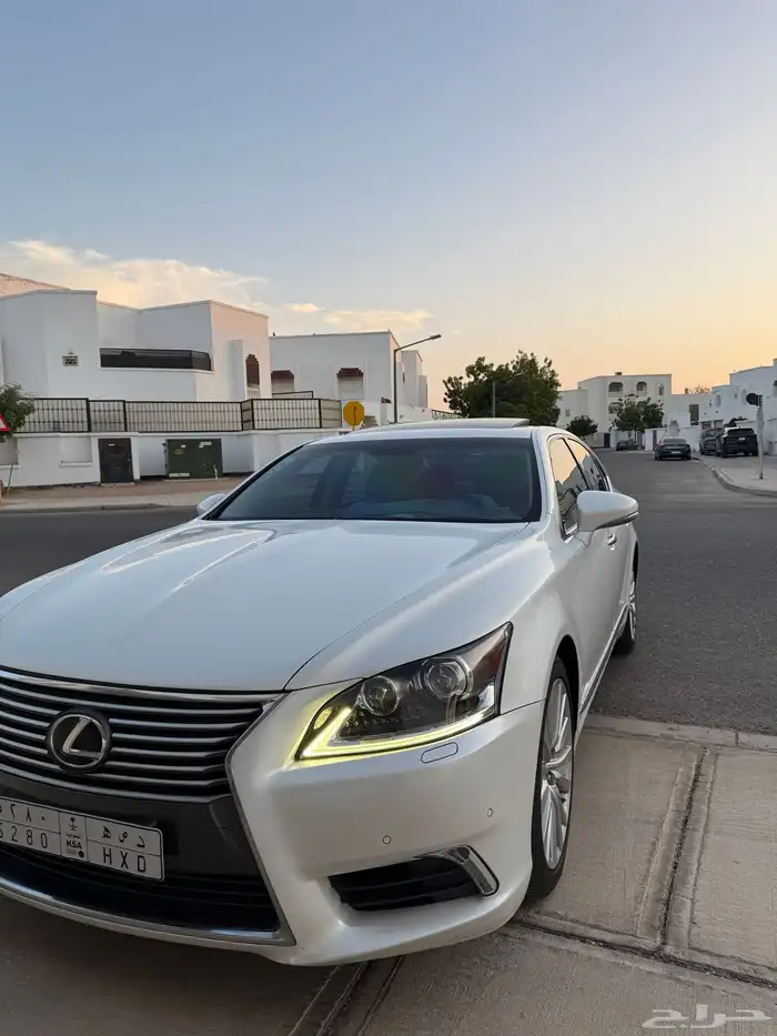 لكزس LS 460 ( مخزن ) 20