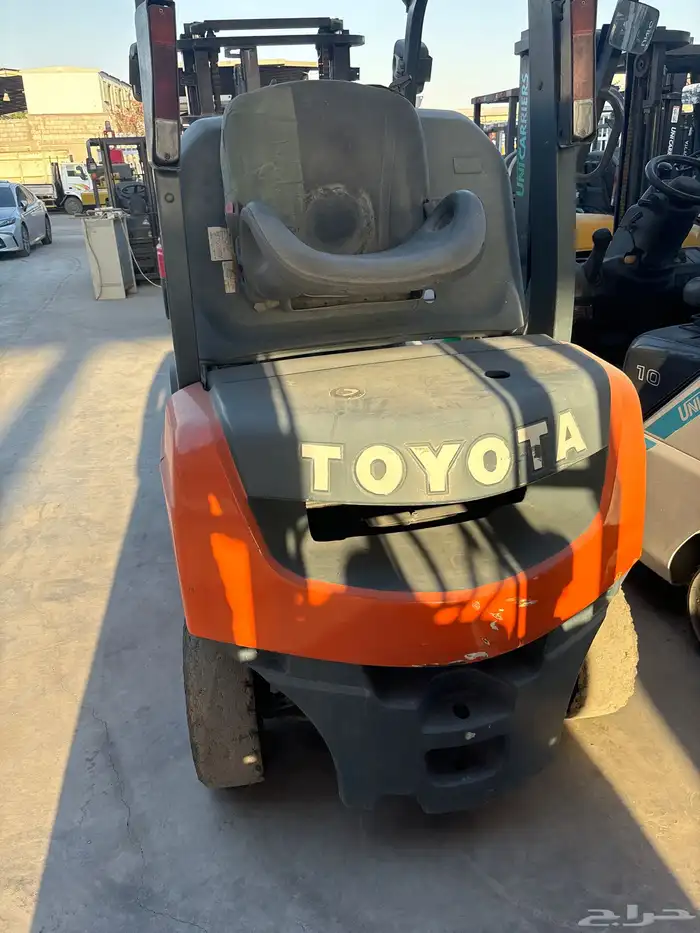 رافعة شوكية تويوتا 2 طن 2