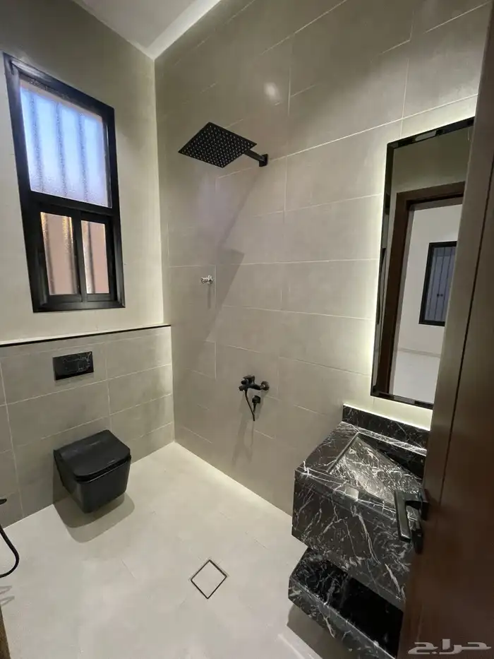 للبيع ارواف ارضيه وعلويه تشطيب فندقي ابها المحاله 18