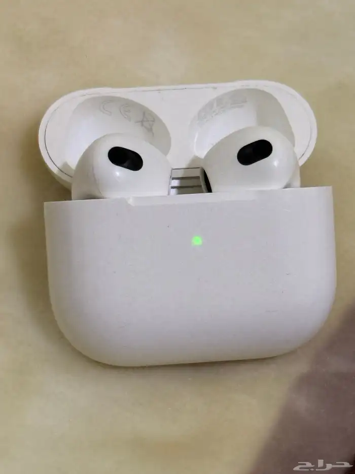 سماعة ابل اصلية Air pods 3 0