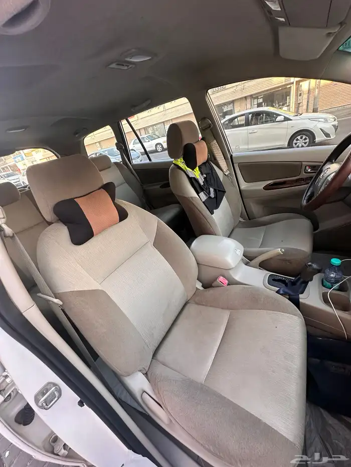 تويوتا انوفا فاغن موديل 2015 8