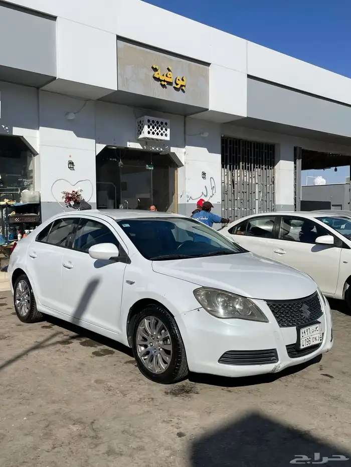 للبيع سوزوكي كيزاشي 2011 24