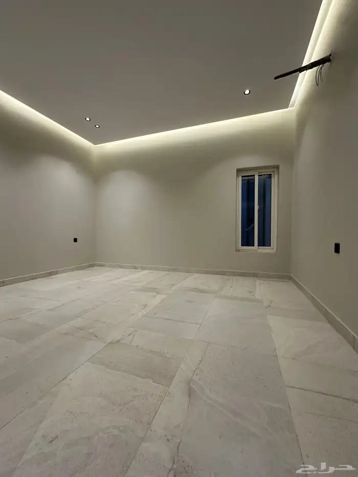 للبيع شقه ارضي مدخلي سياره 6غرف وصاله 16