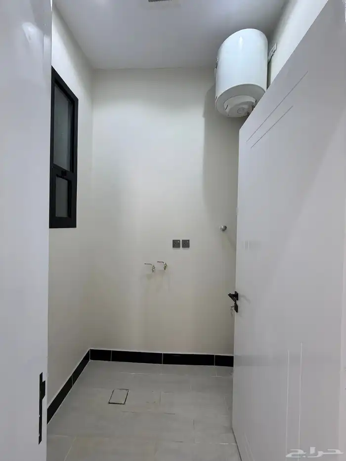 للبيع شقق علويه بمصعد وسطح خاص وبايكه شمال خميس مشيط 500الف 9