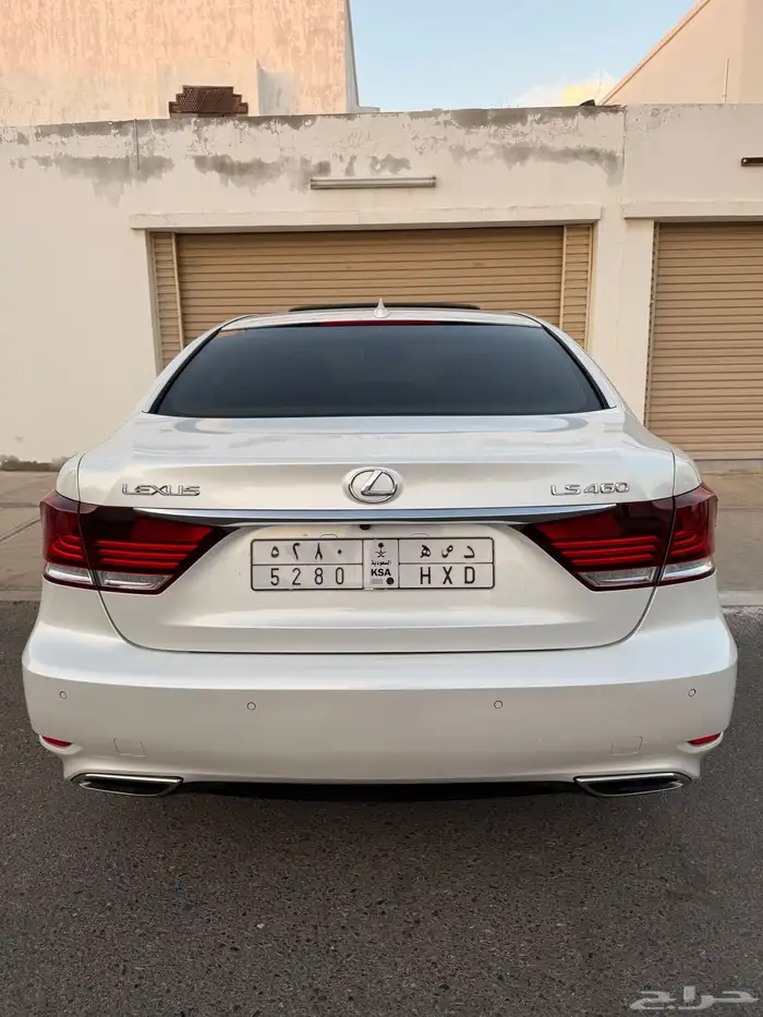 لكزس LS 460 ( مخزن ) 18