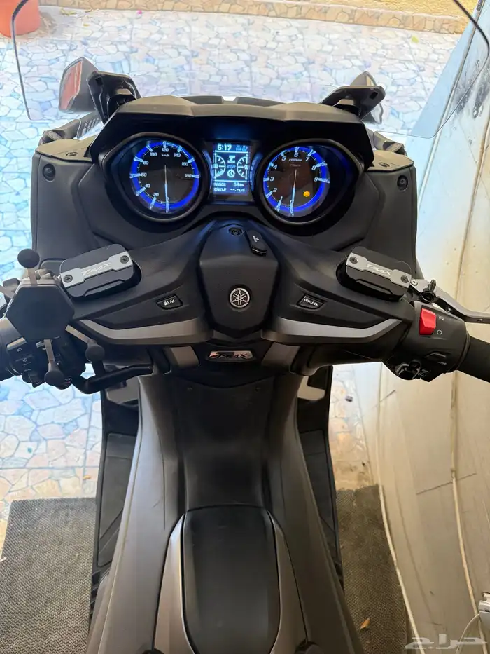 دراجه ياماها تي ماكس 560 TMAX 1