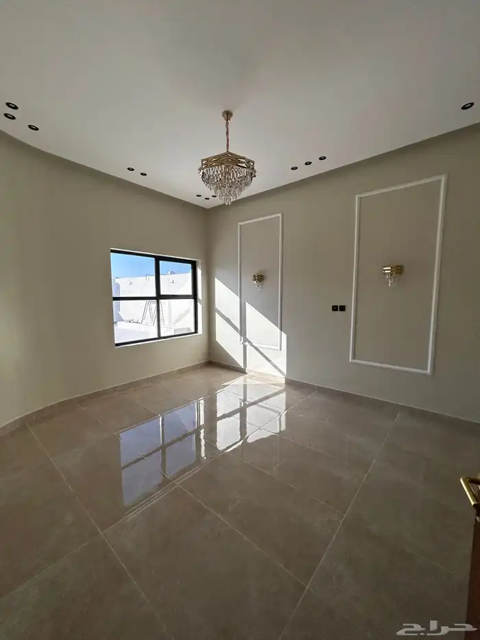 للبيع دور ارضي شارعين فاخر مودرن حي المدائن 26