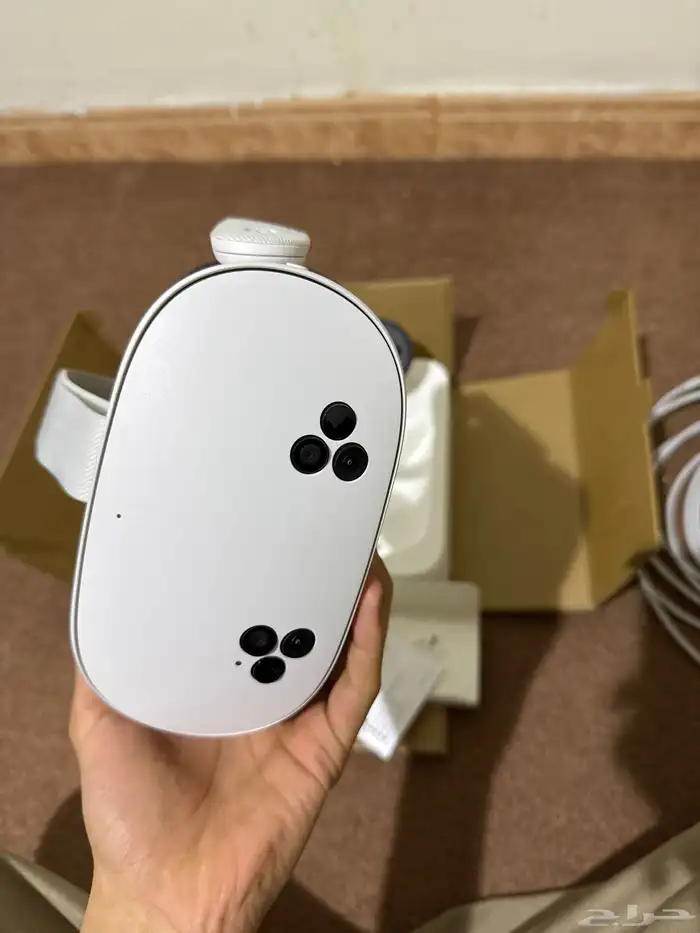 نظارة واقع افتراضي شركة ميتا كويست 1