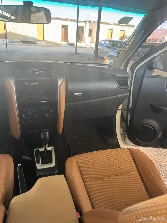 للبيع تويوتا فورشنر2017 4 سلندر تومتك دبل وكاله 8