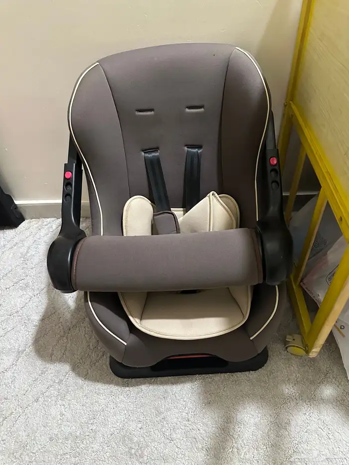 مكنسه وكرسي اطفال وفرن كهربائي 2