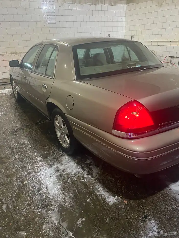 فورد كراون فكتوريا موديل 2005 للبيع 17