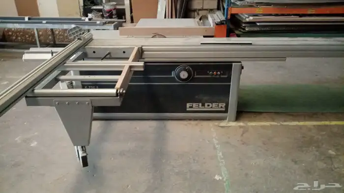 معدات ورشة نجارة مع الورشة 0