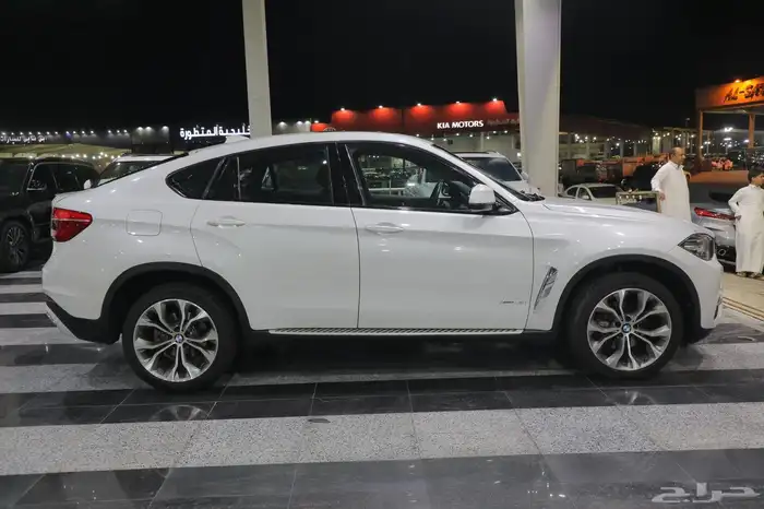 بي ام دبليو X6 موديل 2017 7