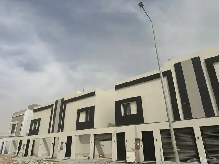 للبيع تاون هاوس في النخبه شرق الرياض 2