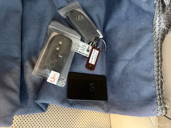 لكزس LS 460 ( مخزن ) 44