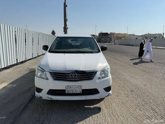 سياره تويوتا أنوفا فاغن موديل 2014 4