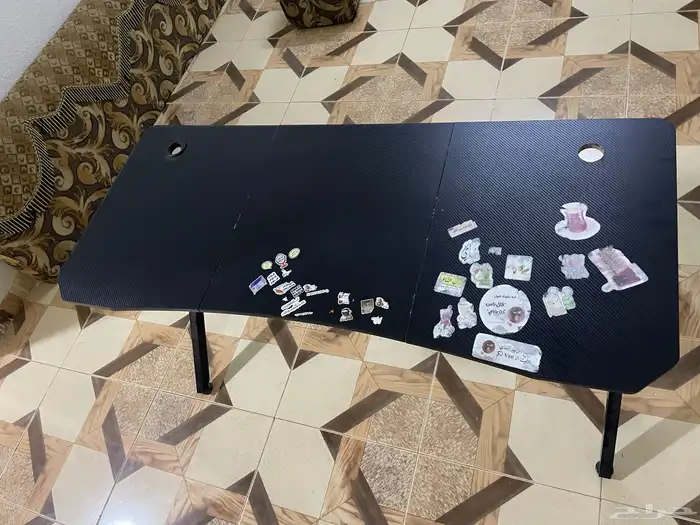 كرسي وطاولة قيمنق. نضاف للبيع 4