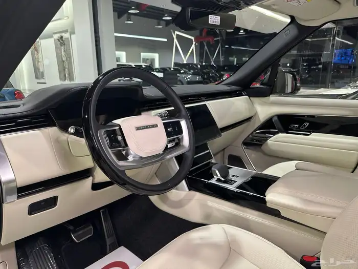 رينج روفر Vogue Autobiography موديل 2025 جديد وارد خليجي 4