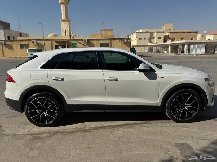 اودي كيو 8 2020 9