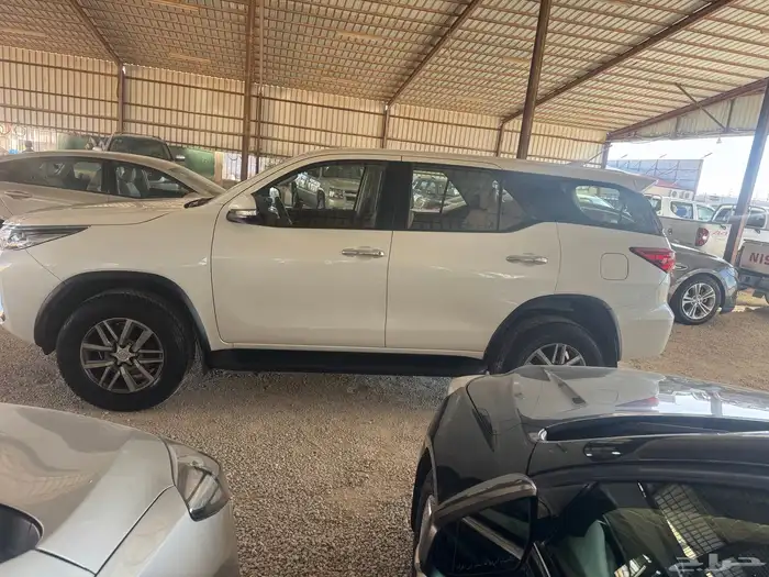 للبيع تويوتا فورشنر2017 4 سلندر تومتك دبل وكاله 3