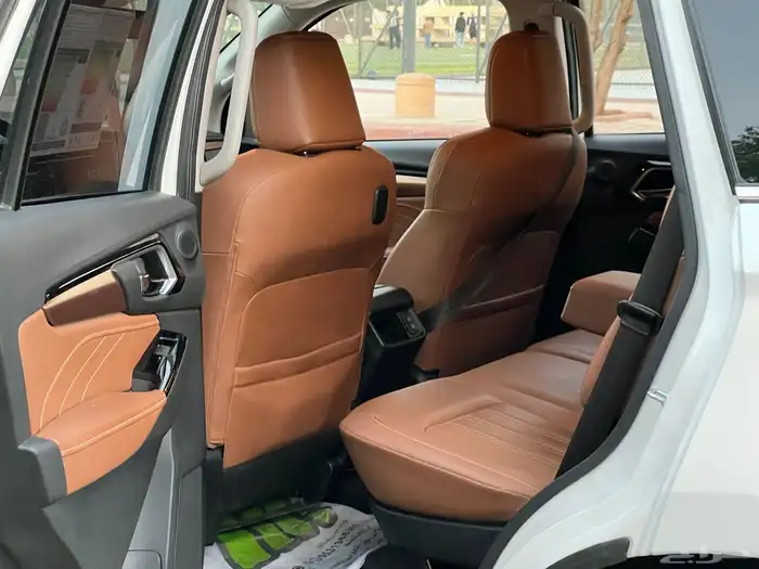 ايسوزو ام يو اكس MUX 2023 7