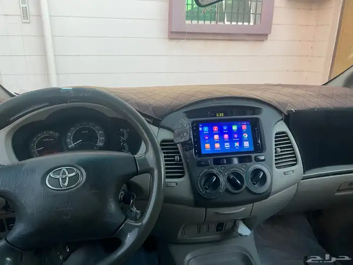 تويوتا انوفا 2010 مستعملة للبيع 8