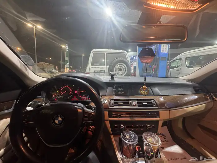 BMW 523i بي ام دبليو F10 8