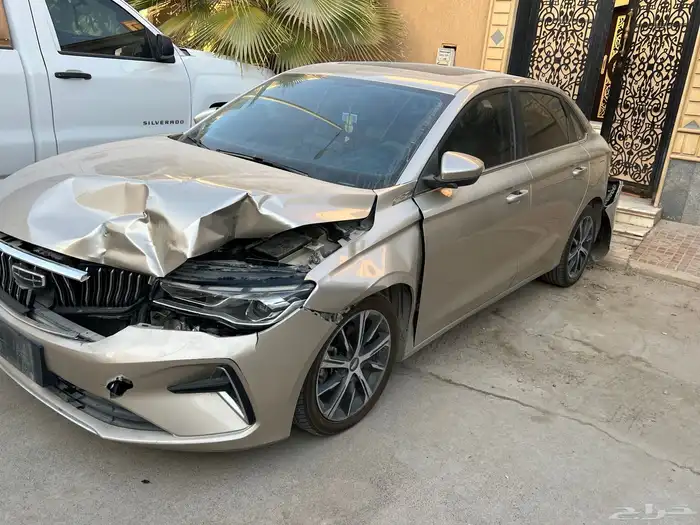 جيلي امجراند 2023 مصدمه للبيع 5