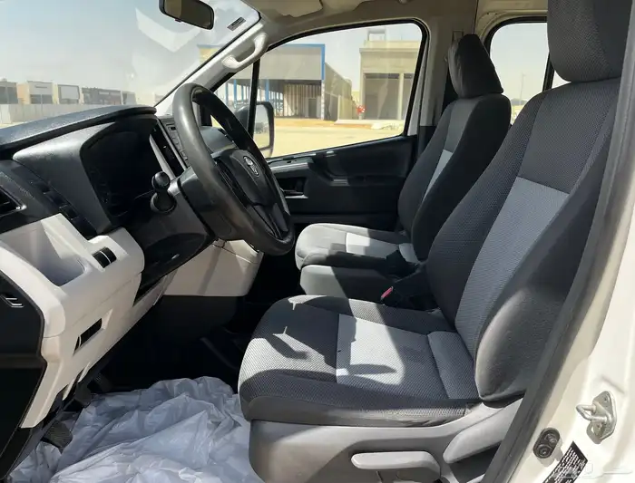 تويوتا باص هايس 13 راكب بنزين موديل 2019 8