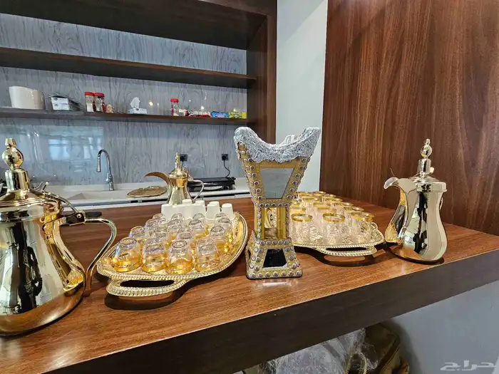 قهوجي وصبابين ومضيف 0