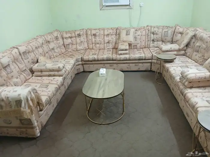 مجلس كنب 12 متر بحاله جيده الموقع رابغ 1