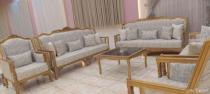3 مجموعات أريكة كلاسيكية بثلاثة مقاعد ومجموعتين أريكة فردية 2