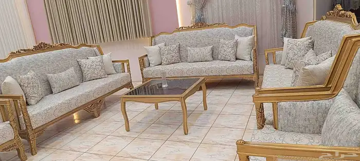 3 مجموعات أريكة كلاسيكية بثلاثة مقاعد ومجموعتين أريكة فردية 1