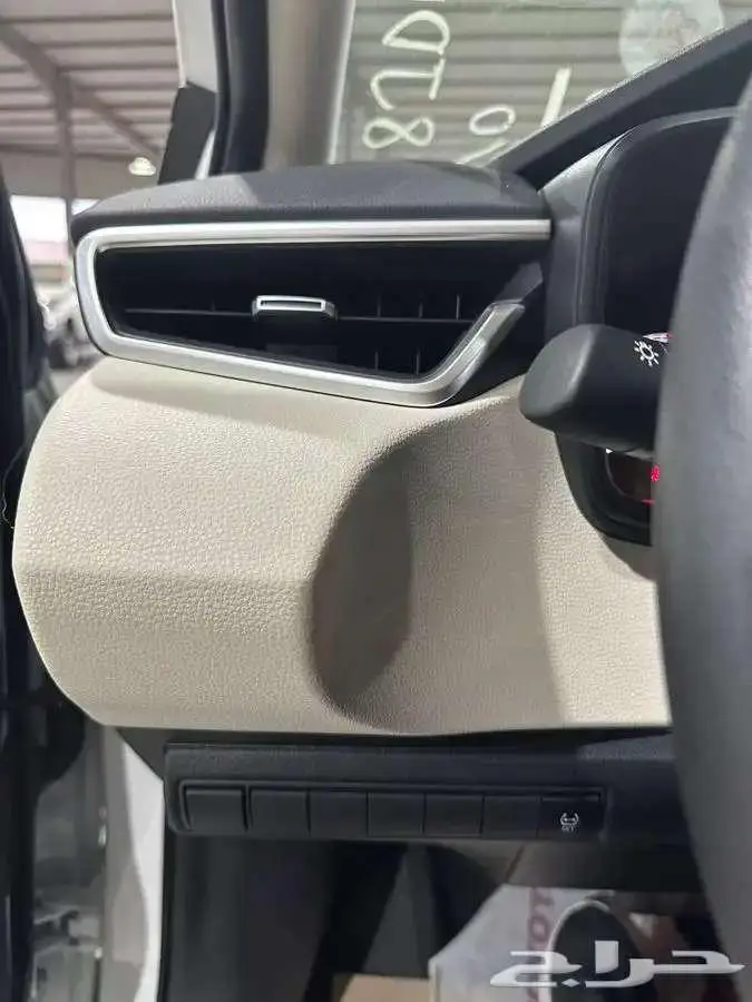 تويوتا كورولا استاندر ماكينة2.0 موديل 2025 10