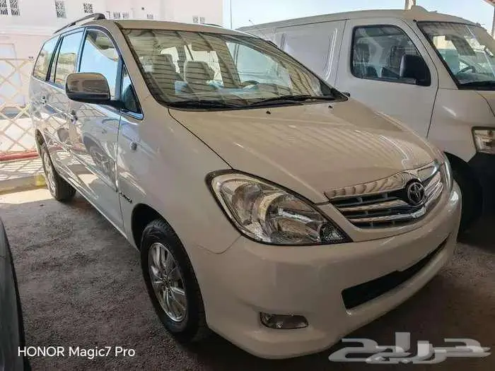 اينوفا مستعملة موديل 2011 جير توماتيك بنزين 1