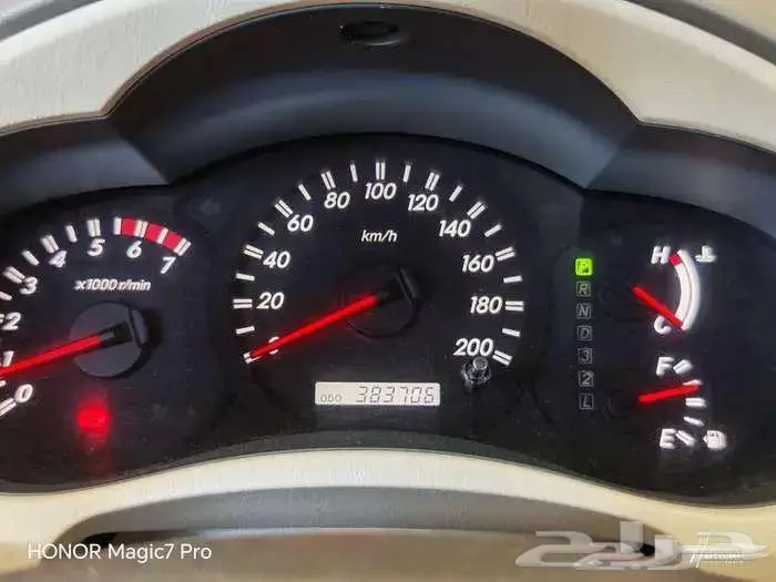 اينوفا مستعملة موديل 2011 جير توماتيك بنزين 9