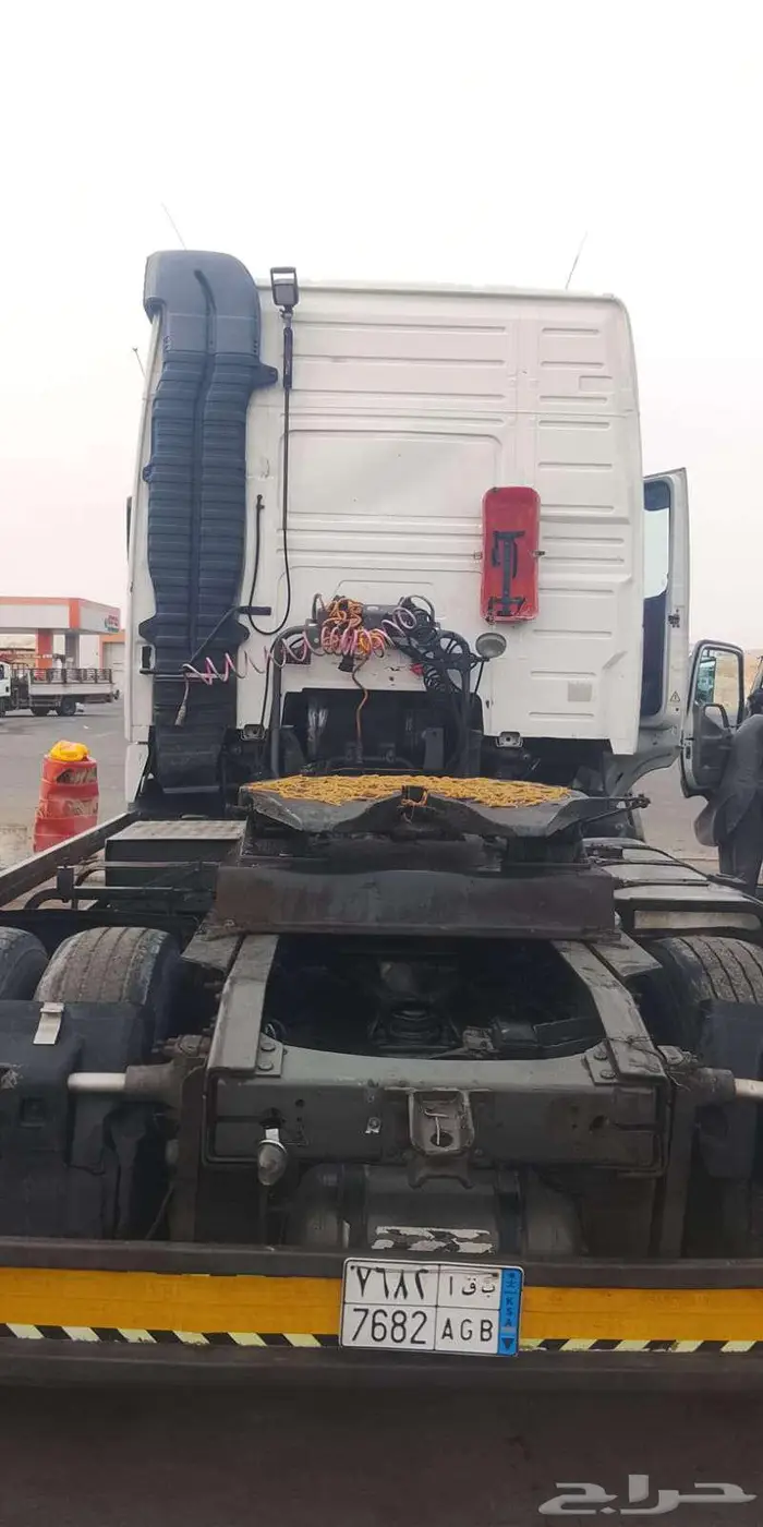 رأس شاحنه فولفو موديل 2004 1